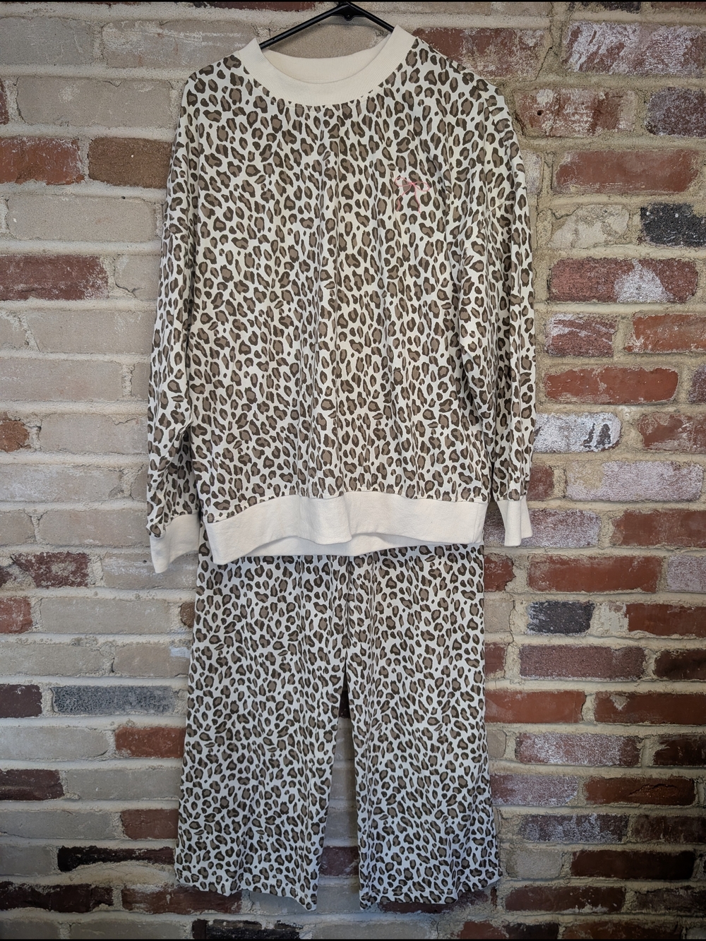 Le Lis Women's Leopard Print Pajama Set - Cream & Brown